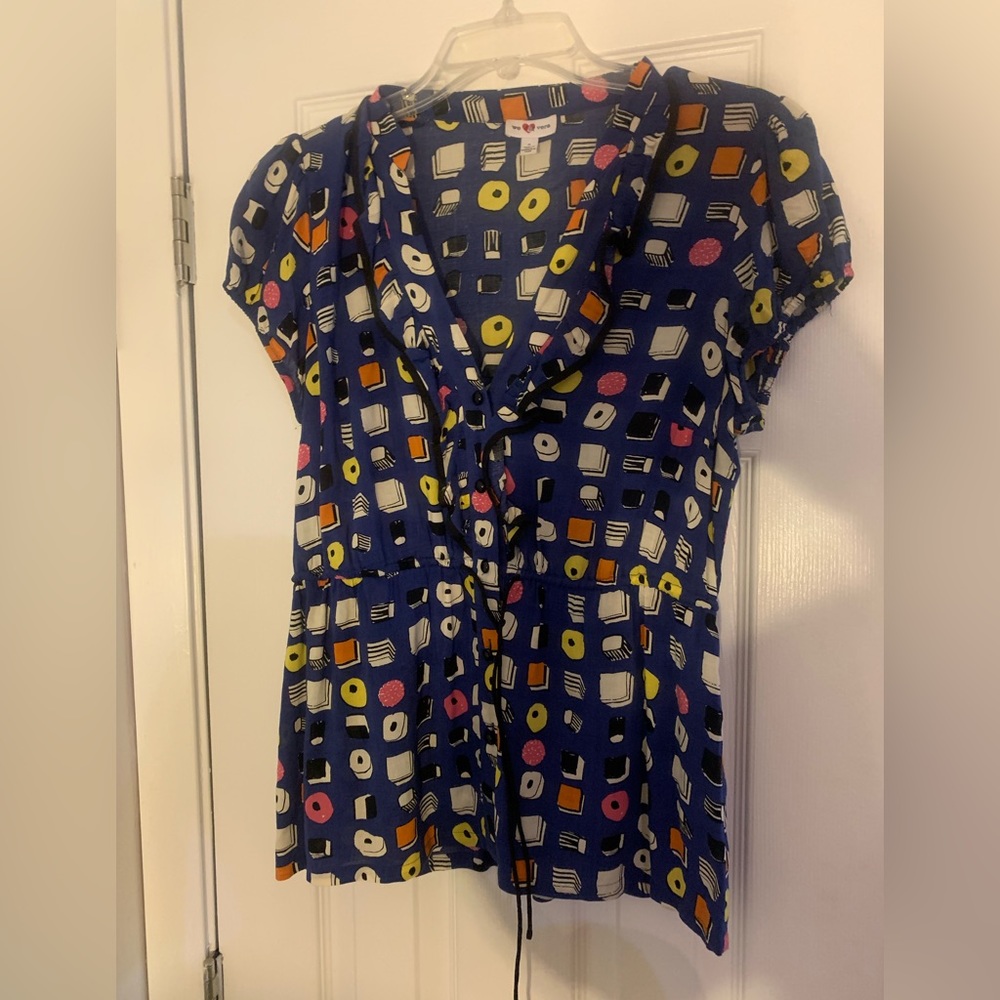 We heart Vera blue abstract sushi short / cap sleeve top with drawstring waist